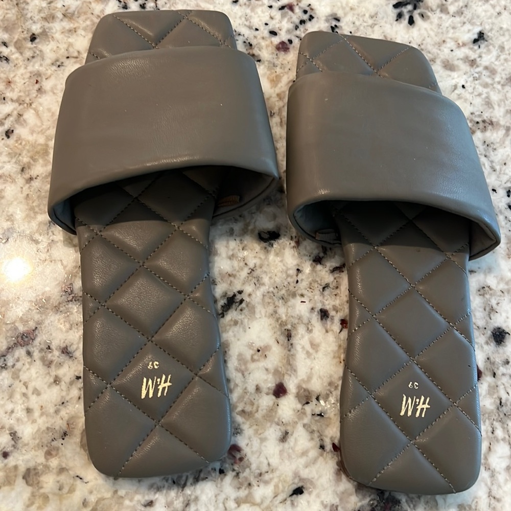 HM Flat Green Sandals